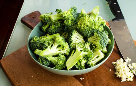 Low sugar vegetables can help you manage blood sugar better than other vegetables. [Unsplash/Louis Hansel]