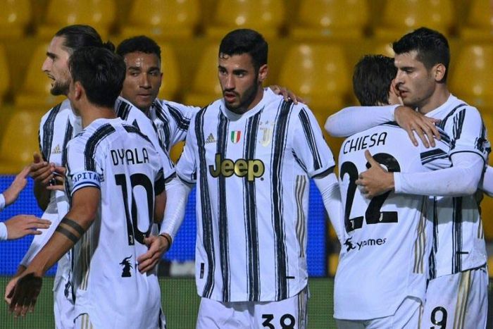 Juventus forward Alvaro Morata (R) scored and saw red in a 1-1 stalemate at Benevento