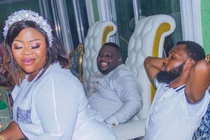 Bofowaa twerks on Rev Obofour