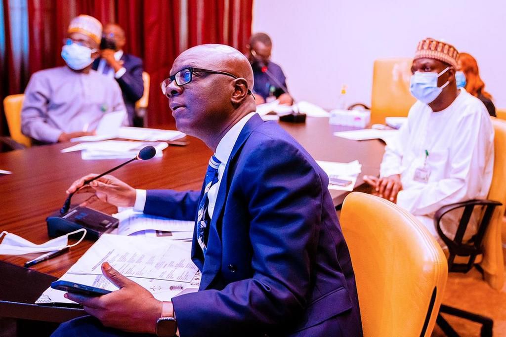 The Economic Sustainability Committee listens on as Chairman Osinbajo speaks (Tolani Alli)