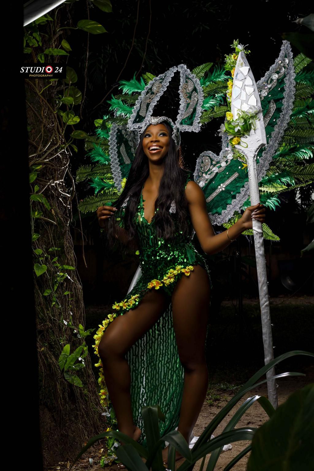 Miss FCT in traditional attire