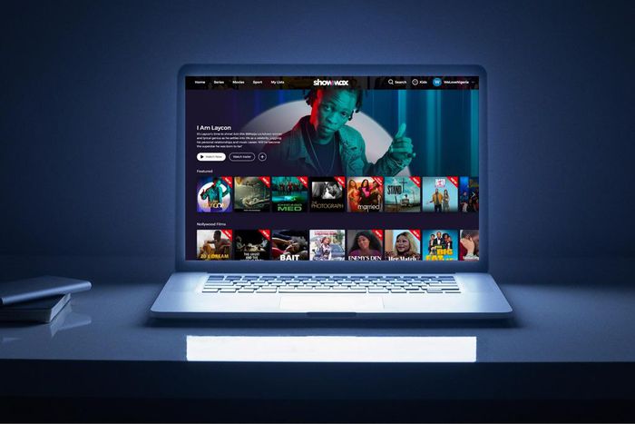 I am LAYCON breaks streaming records (NAN)