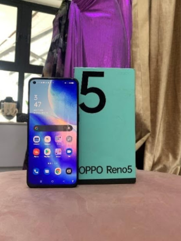 Unboxing the OPPO Reno5