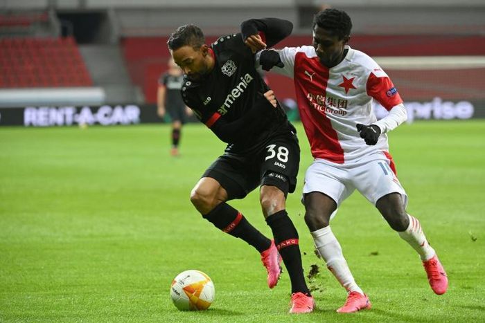 Bayer Leverkusen midfielder Karim Bellarabi (L) needs surgery on a broken hand