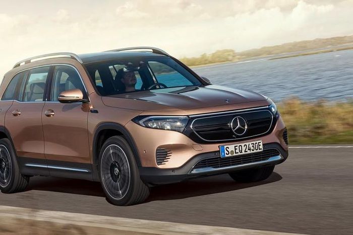 Mercedes unveils the 2022 EQB - The first electric SUV for the company
