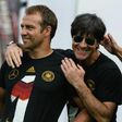 Bayern Munich boss Hansi Flick (L) was assistant coach to Joachim Loew (C) when Germany won the 2014 World Cup in Brazil