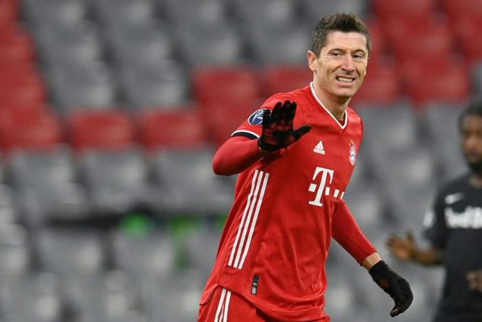 Robert Lewandowski scored the opener as Bayern Munich beat Salzburg 3-1 on Wednesday to progress to the Champions League last 16