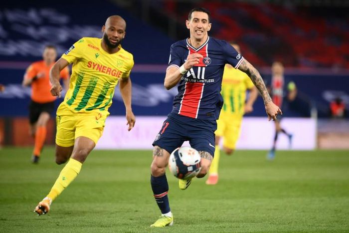 Angel Di Maria (R) was substituted during the loss to Nantes after a burglary at his home