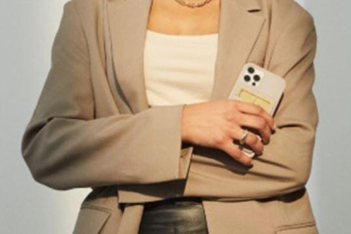 If you use iPhone 10, don’t give money to a lady who has iPhone 12 – Lawyer advises men