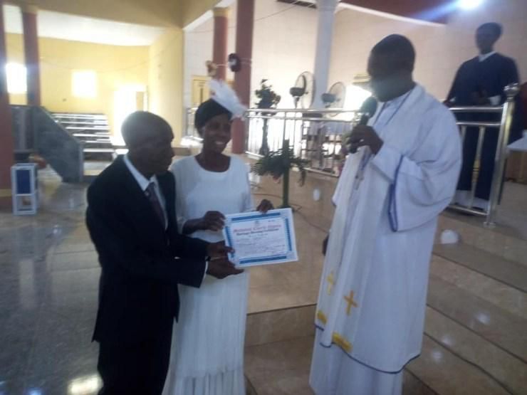 Man celebrates as his 99-year-old father weds 86-year-old mother: "Newest couples in the world"