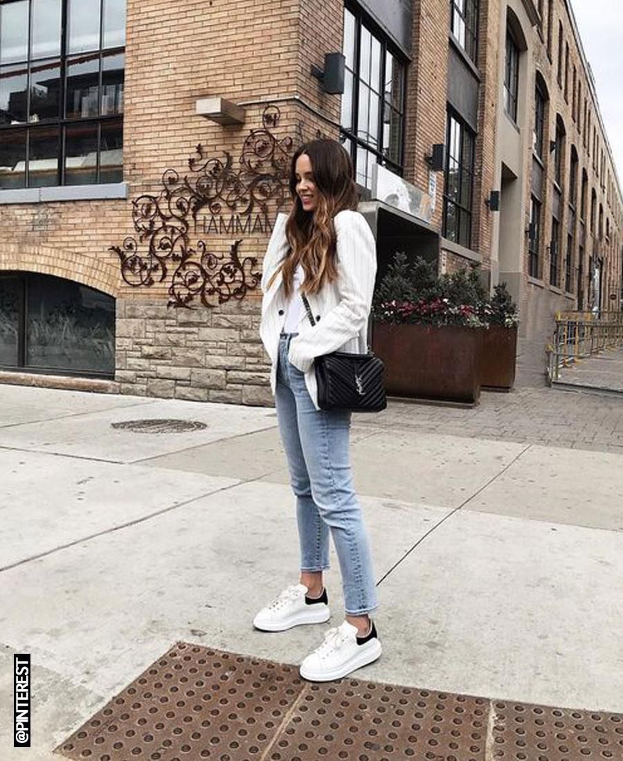 white sneakers and jeans {hellothalita}