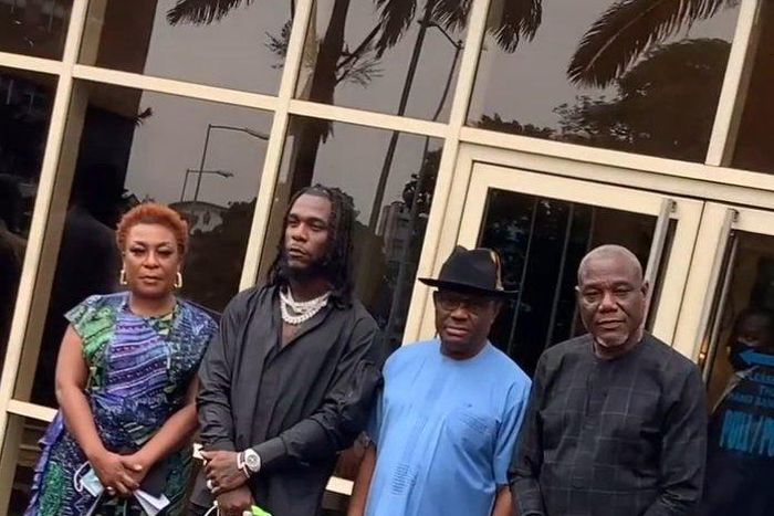 Burna Boy and his mom are received by Rivers Governor Nyesom Wike on Saturday, March 27, 2021 (Punch)