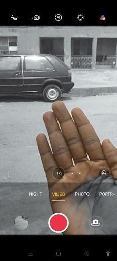 Using the AI colour portrait mode to create an artistic effect while recording a video