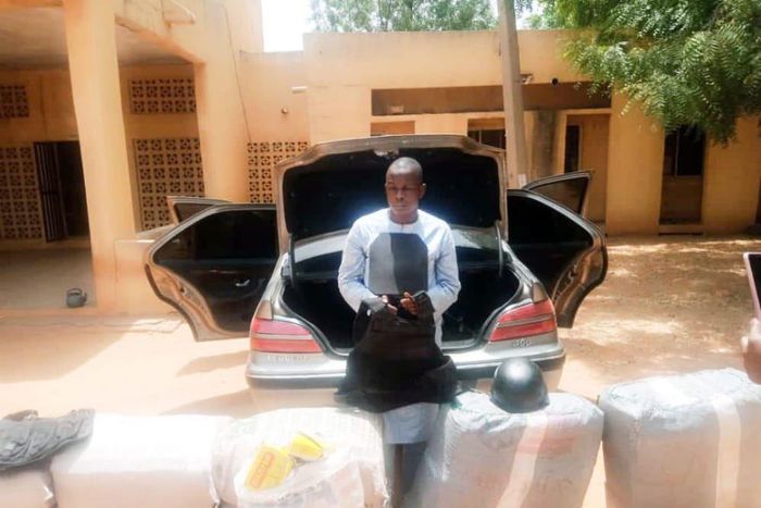 NDLEA arrests fake security agent, Basiru Ibrahim, who specialises in trans-border trafficking of illicit drugs. [Twitter/@ndleanigeria]