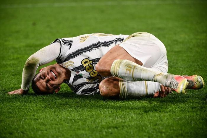 Cristiano Ronaldo leads the Serie A scorers charts with 20 goals.