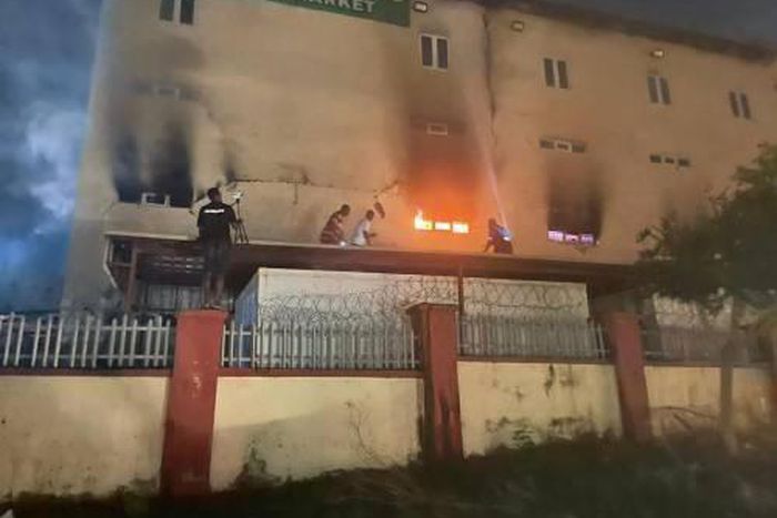 Ebeano supermarket on fire on July 17, 2021 (Daily Post)