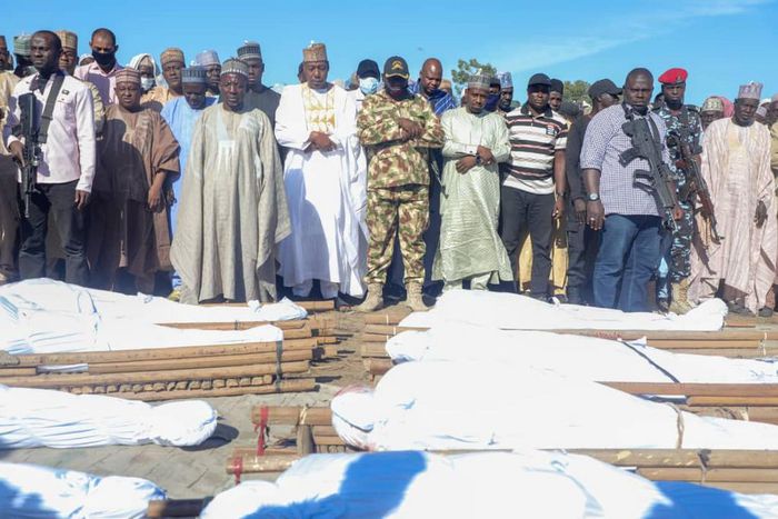 Borno state Governor, Prof. Babagana Zulum leads horrified kinsmen to bury 43 rice farmers killed by Boko Haram. [Twitter/@ProfZulum]