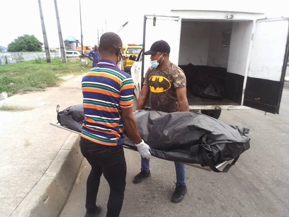 The deceased victim of the accident in a body bag [LASEMA]