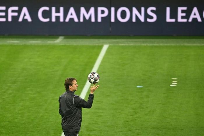 Juggling is line up: Julen Lopetegui made nine changes when he announced the Sevilla team in Dortmund