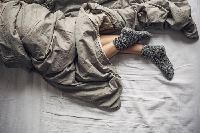 Wearing socks to bed: 5 reasons to start doing it