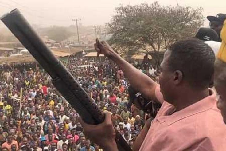 Sunday Igboho  addressing his supporters in Oyo state on Friday, January 22, 2021. (The Nigerian Lawyer)