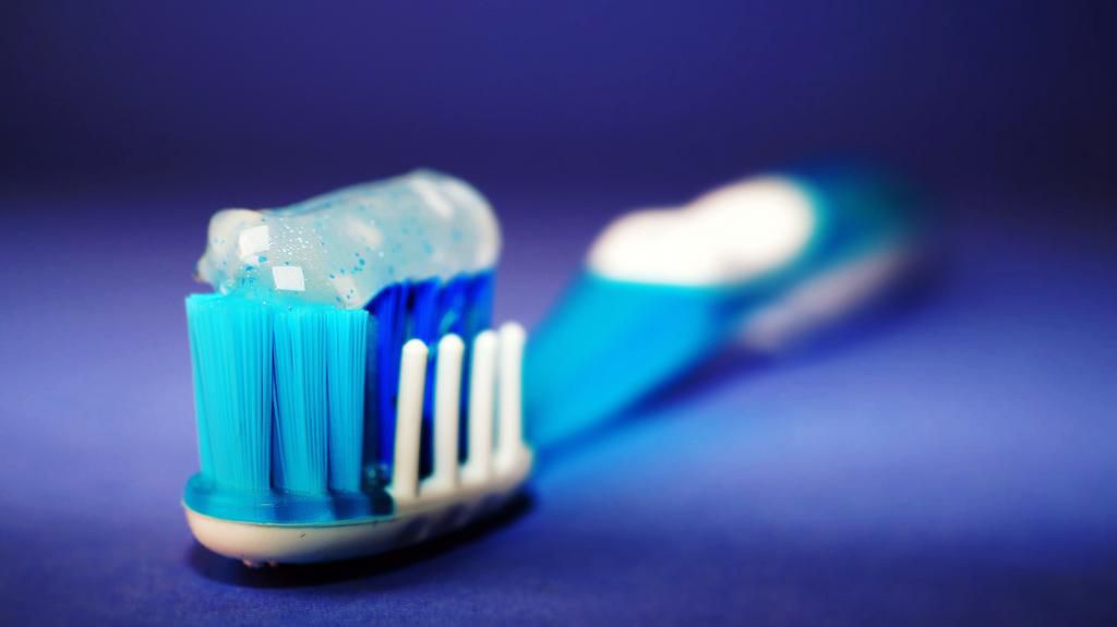 Brushing twice is one of the surest ways to fresh breath
