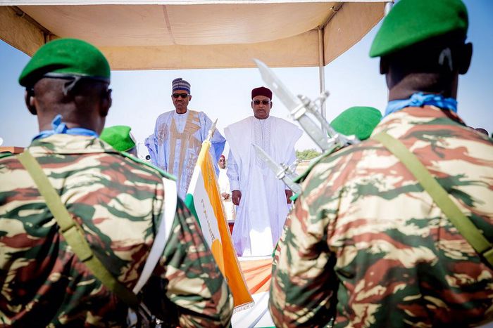Nigeria's President Muhammadu Buhari with President Mahamadou Issoufou of the Republic of Niger