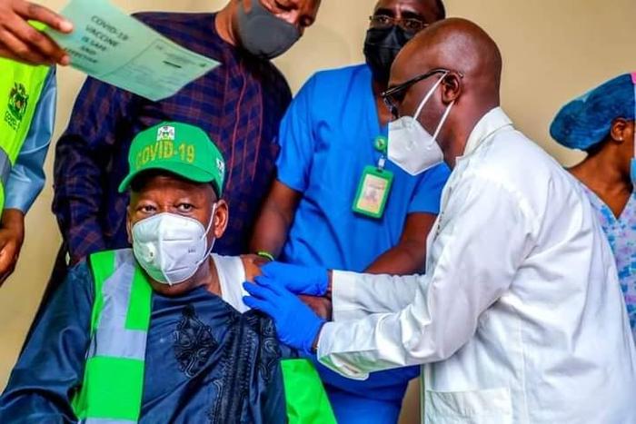 Governor Abdullahi Ganduje of Kano State receives second jab of COVID-19 vaccine. [Twitter/@AbbaGanduje]