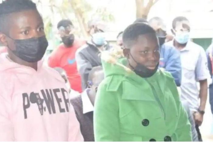 Lady & boyfriend plead guilty in court after she stole boss’s phone, gold chains & cash for him