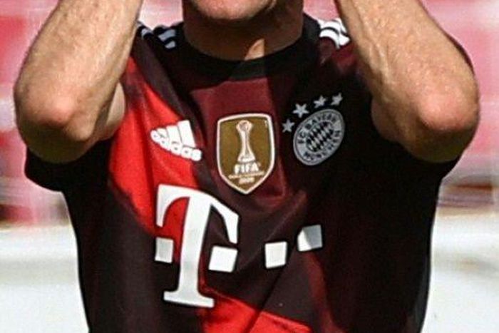 Bayern Munich forward Thomas Mueller shows his frustration after defeat at Mainz