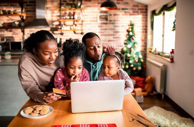 Want to keep your holiday spending in check? Here are 5 awesome tips