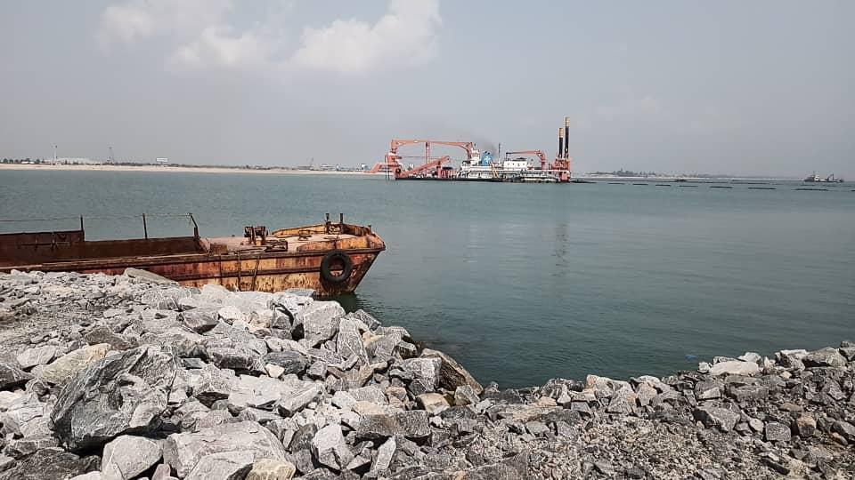Minister of Transport, Hon. Rotimi Amaechi says Lekki Deep Sea Port must be operational by 2022. [Twitter/@ChibuikeAmaechi]