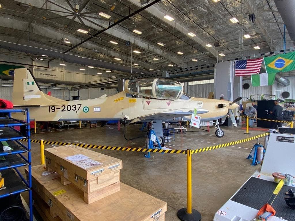 NAF says delivery of  A-29 Super Tucano aircraft on course despite 'bad runway'. [Twitter/@DefenseNigeria]