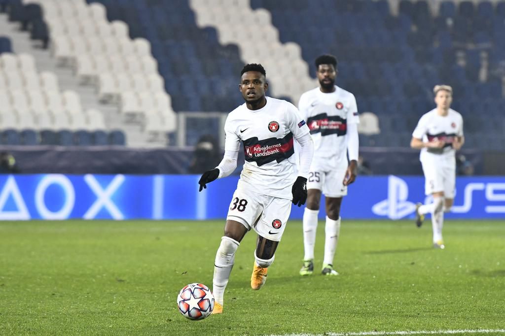 Frank Onyeka struggled again in the Champions League (Twitter/FC Midtjylland)