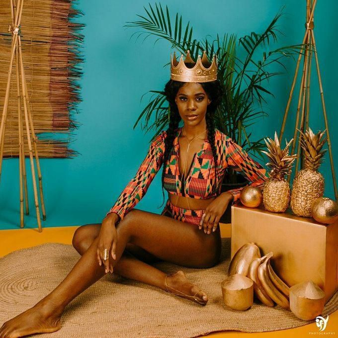 Nini Amerlise in Ofuure