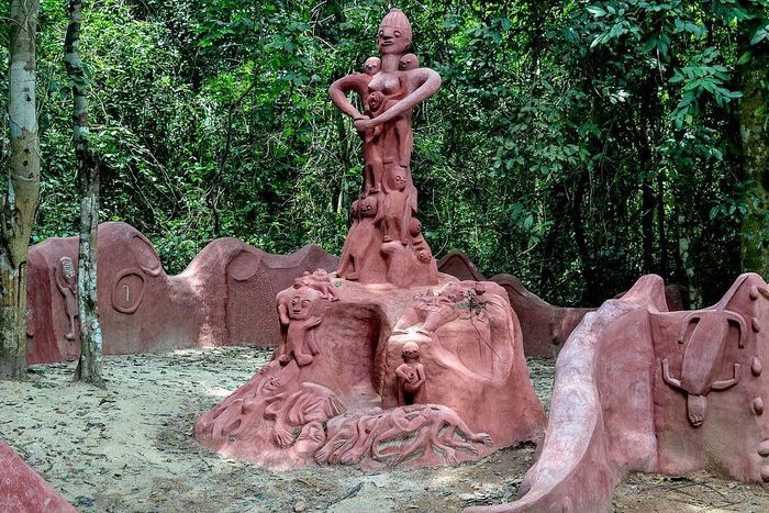 a statue signifying the maternity nature of iya osun at the sacred grove of oshun {culture trip}