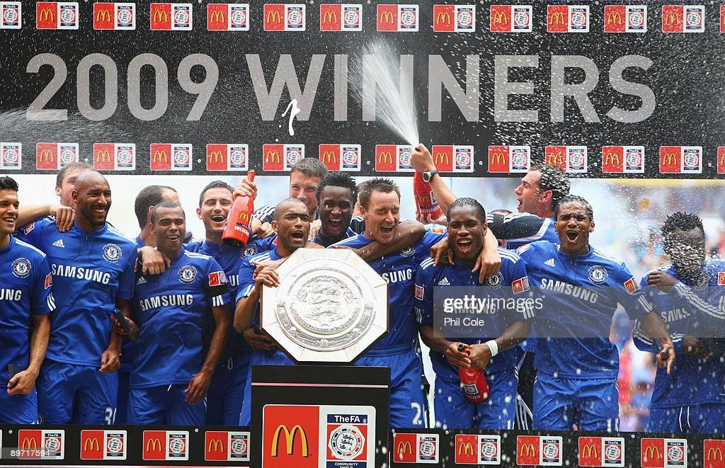 Mikel Obi wins Community Shield with Chelsea (Getty Images)