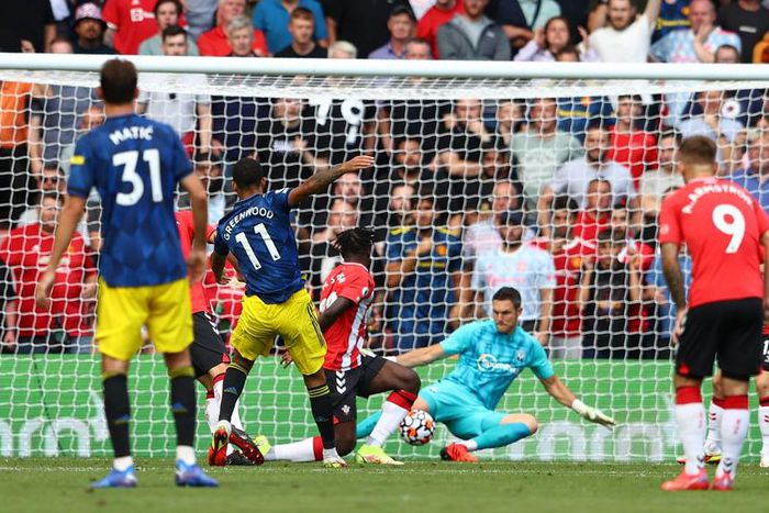 Man United rewards Ghanaian fan for correctly predicting scoreline against Southampton