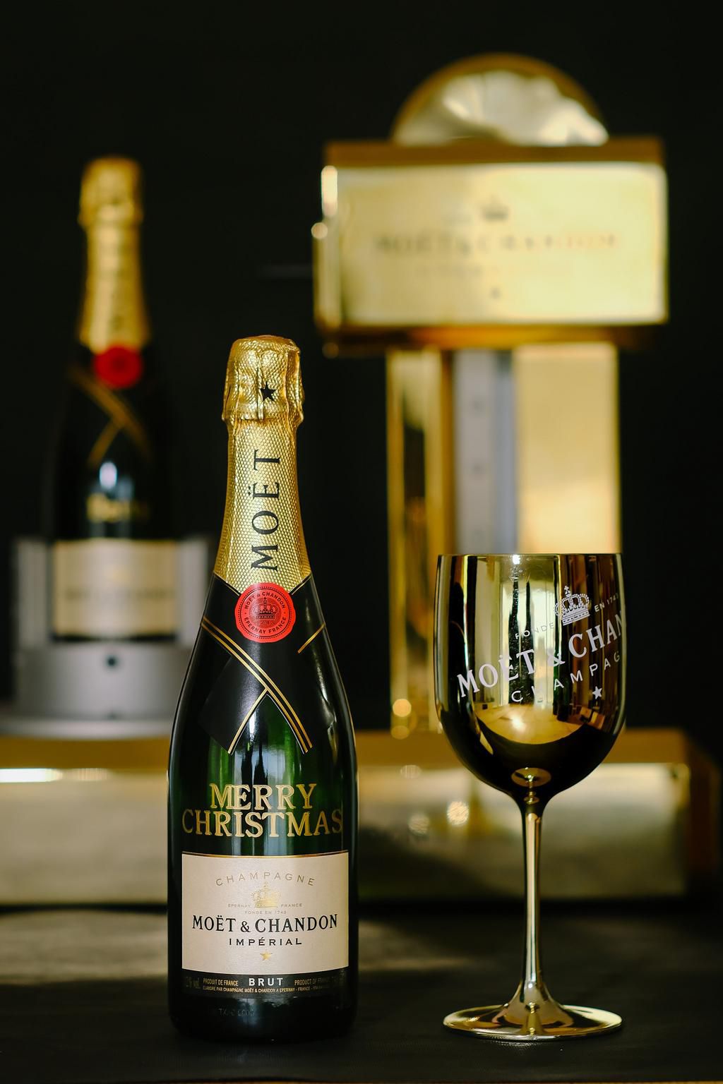 You can now personalise your own bottle of Moët & Chandon for the perfect gift!