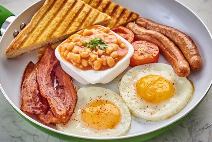 English breakfast spread is filling and delicious [megachicken]