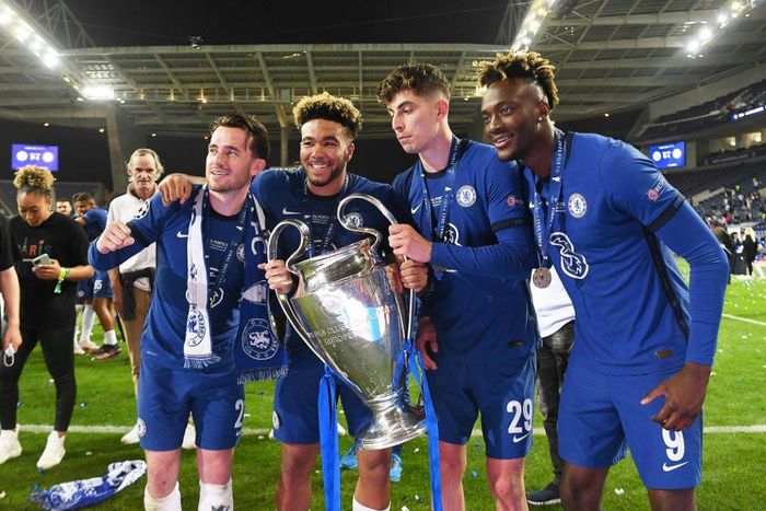 Tammy Abraham (R), won the Champions League with Chelsea last season