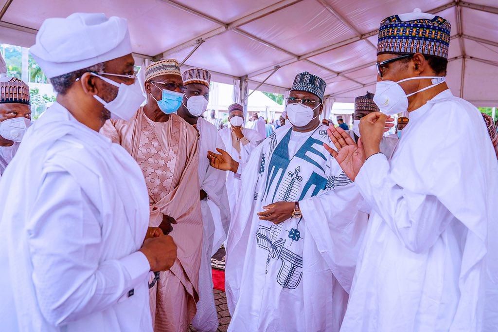 In the photo: President Muhammadu Buhari; president of the Senate, Ahmad Lawan, Speaker, House of Representatives, Femi Gbajabiamila and other Muslim faithful observe Eid prayer at Aso Villa. [Presidency]