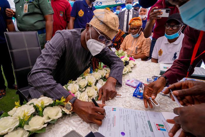 Lagos State Governor, Mr Babajide Sanwo-Olu registering and revalidating his membership of the All Progressives Congress (APC) at his ward in St. Stephen School Compound, Okepopo, Adeniji Adele, Lagos Island, on Tuesday, Feb. 9, 2021.