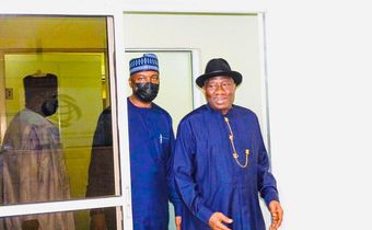 Saraki leads ex-PDP governors and officials to a meeting with former President Goodluck Jonathan at his office in Maitama, Abuja (Pulse)