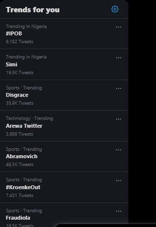 'Simi gave birth to herself'-Simi and Adekunle Gold stun Twitter with her look-alike daughter