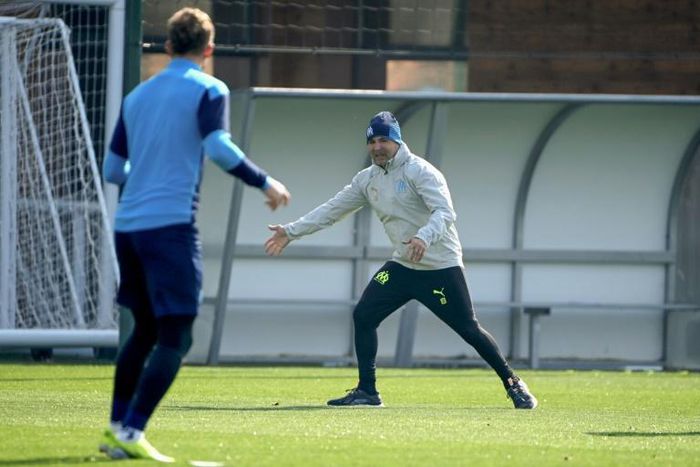 Pointing the way: Jorge Sampaoli took his first Marseille training session
