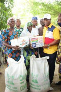 Sanwo-Olu donates palliatives to 200 widows in Badagry. [NAN]