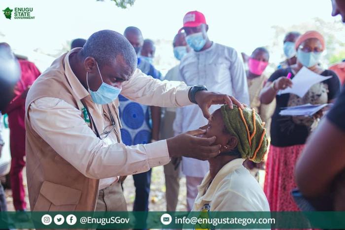 Enugu State government has commenced the mass vaccination and fumigation of the communities in Ette and Umuopu in Igbo-Eze North Local Government Area of the state, affected by Yellow Fever. [Twitter/@EnuguSGov]