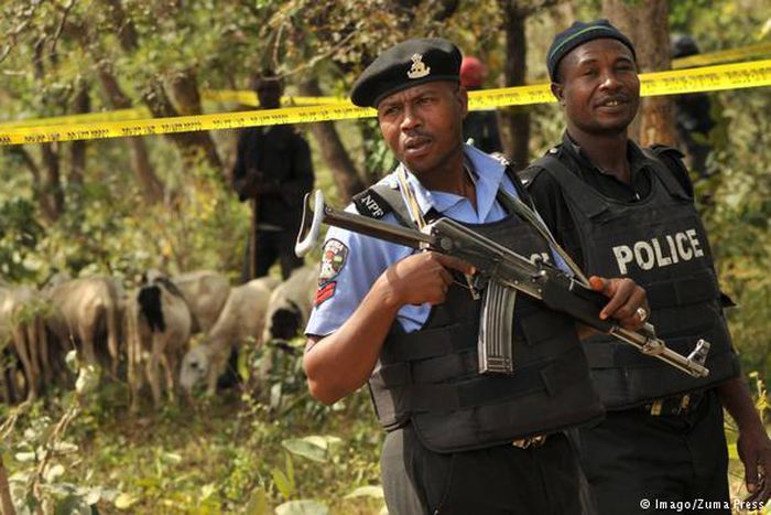 Police arrest bandit, recover AK47 rifle in Kaduna (Premium Times)