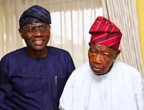 Jakande (Right) with Governor Babajide Sanwo-Olu (Twitter @jidesanwoolu)